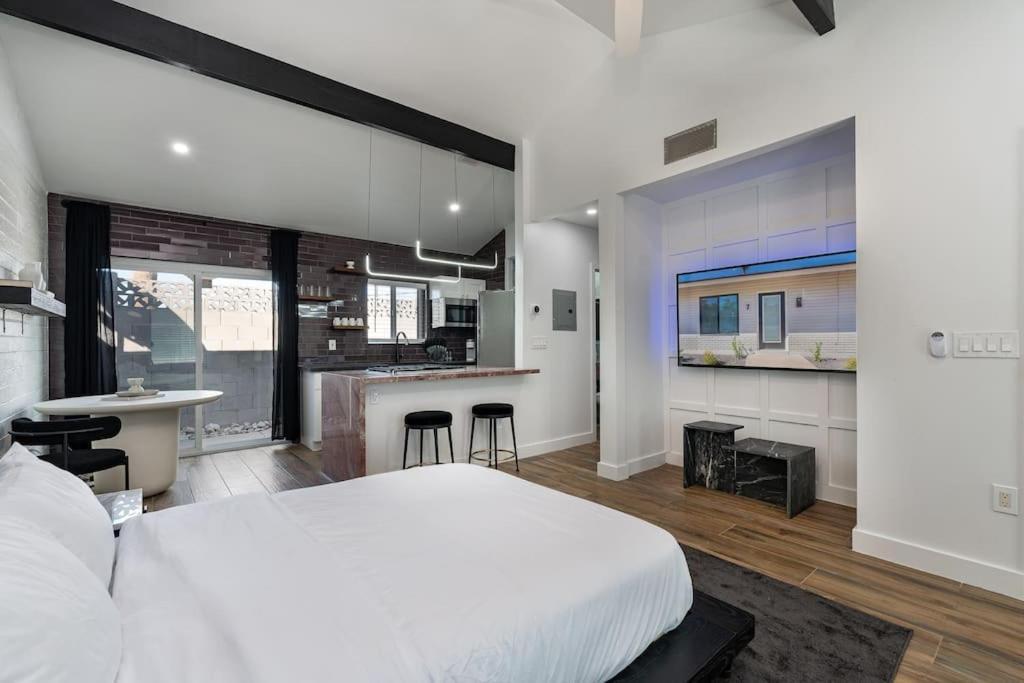 Ash And Ko Aparthotel Phoenix Exterior photo